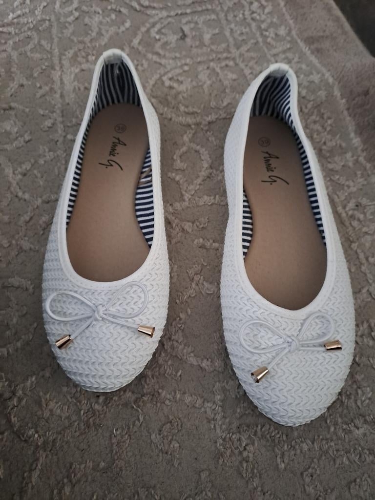 Witte ballerina's maat 39, Wit, Zo goed als nieuw, Ballerina's, Ophalen of Verzenden