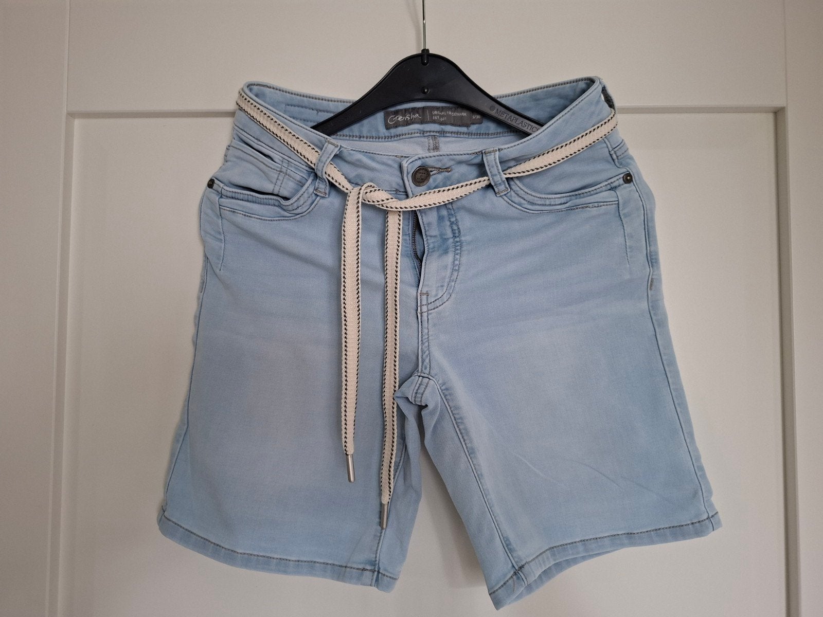 Geisha lichte jeans korte broek maat S in nieuwstaat, Blauw, Ophalen of Verzenden, Zo goed als nieuw, Maat 36 (S)
