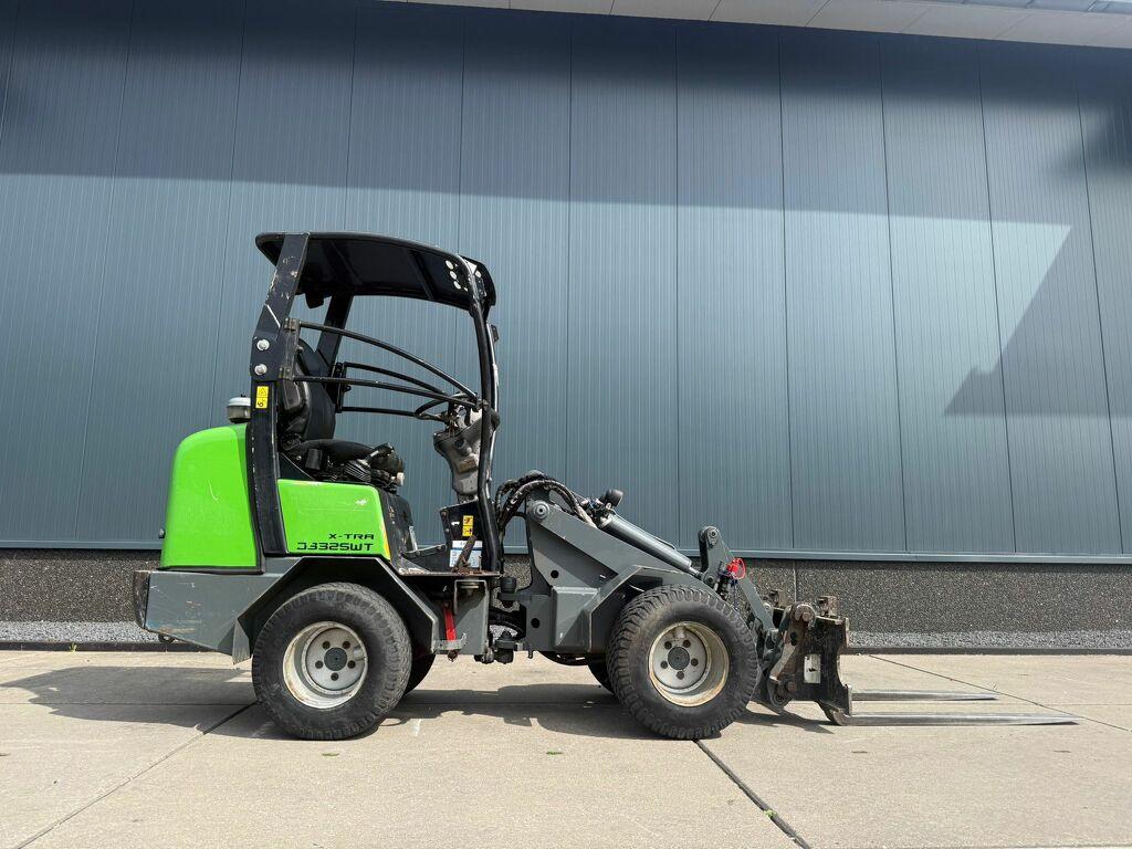 Giant D332SWT-XTRA, Tobroco, Info@tobroco.nl, Sprendlingenstraat 57
5061 KM  Oisterwijk, NL, Wiellader of Shovel