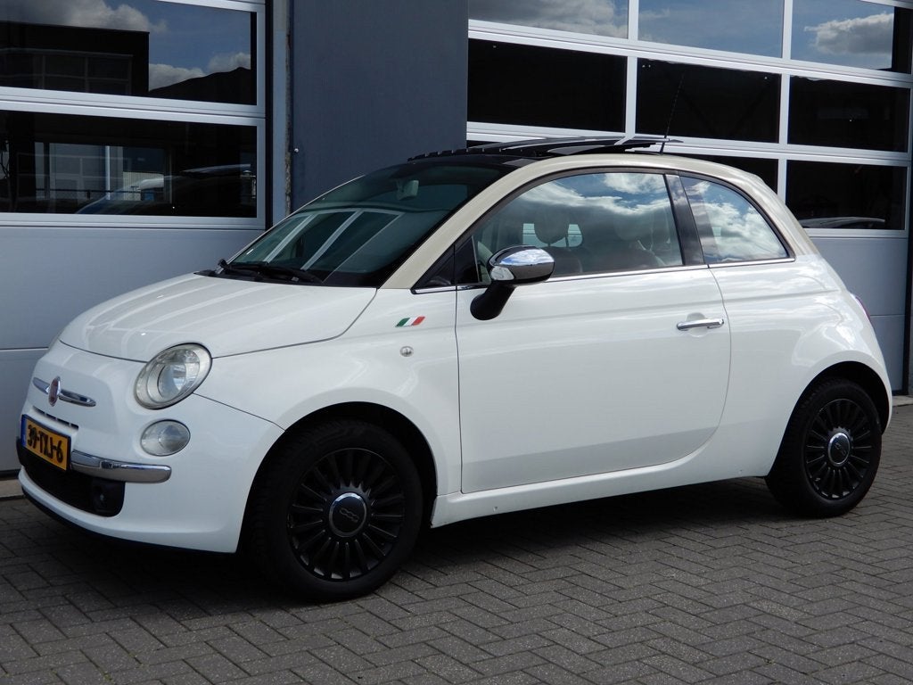 Fiat 500 1.4-16V 100PK Lounge Panoramadak/Airco/Leer/AppleCa, Auto's, Voorwielaandrijving, 101 pk, Gebruikt, 31 €/maand