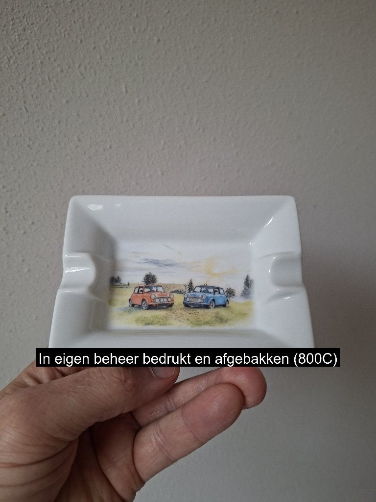 Asbak met Afbeelding van Twee Klassieke Mini's, Verzamelen, Ophalen of Verzenden, Nieuw, Asbak