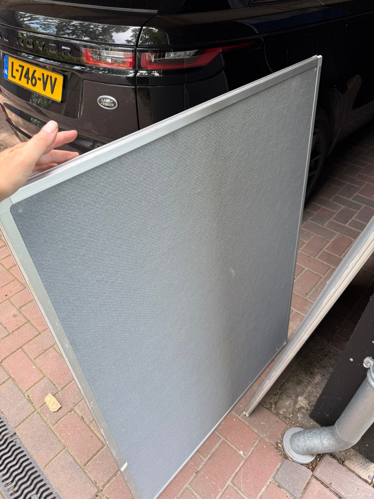 2 Vilten prikborden in aluminium frame 90 bij 120, Ophalen of Verzenden, Zo goed als nieuw, Magneetbord