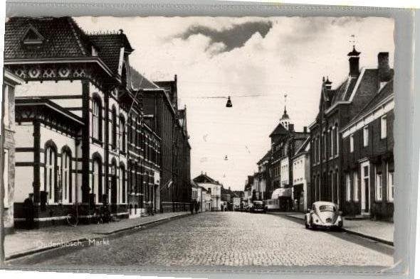 Oudenbosch Markt met VW-kever st 1965  zie info, Ophalen of Verzenden, 1960 tot 1980, Gelopen, Noord-Brabant