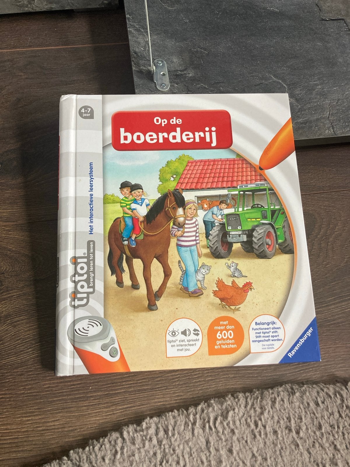 Tiptoi Op de boerderij - Interactief leerplezier, Boeken, Ophalen of Verzenden, Zo goed als nieuw, Uitklap-, Voel- of Ontdekboek