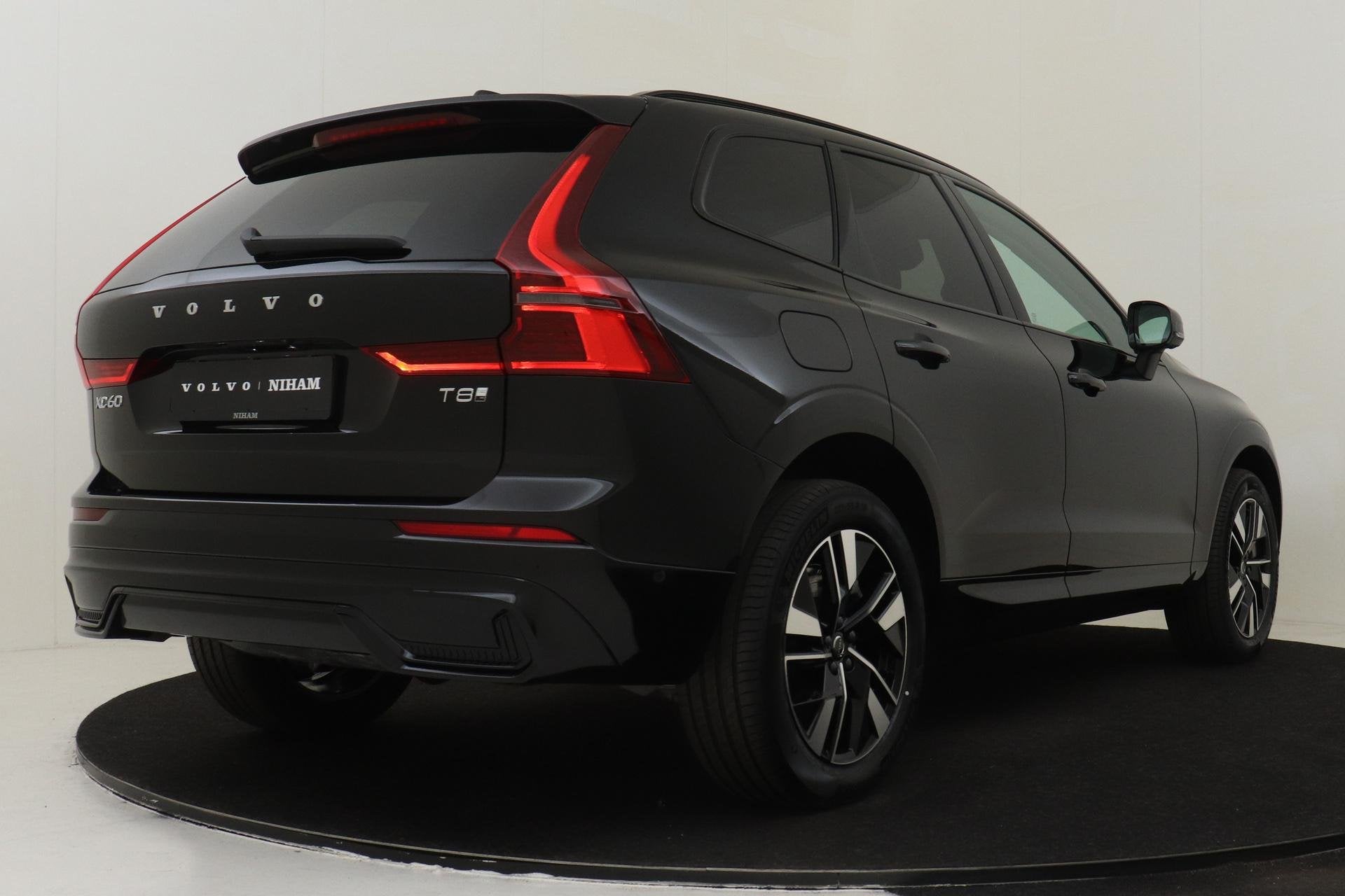 Volvo XC60 II T8 PLUG-IN HYBRID AWD PLUS DARK -PANO.DAK|HARM, Automaat, 12 maanden, Gebruikt, Euro 6