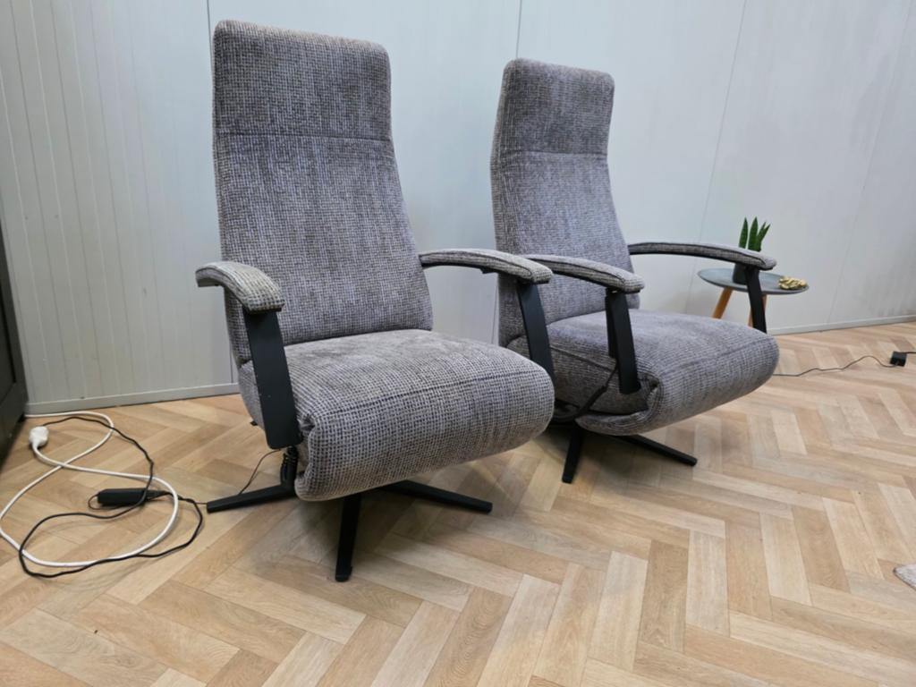 Moderne set Montel sta op en relax fauteuils grijs, Ophalen of Verzenden, 75 tot 100 cm, Stof, 50 tot 75 cm