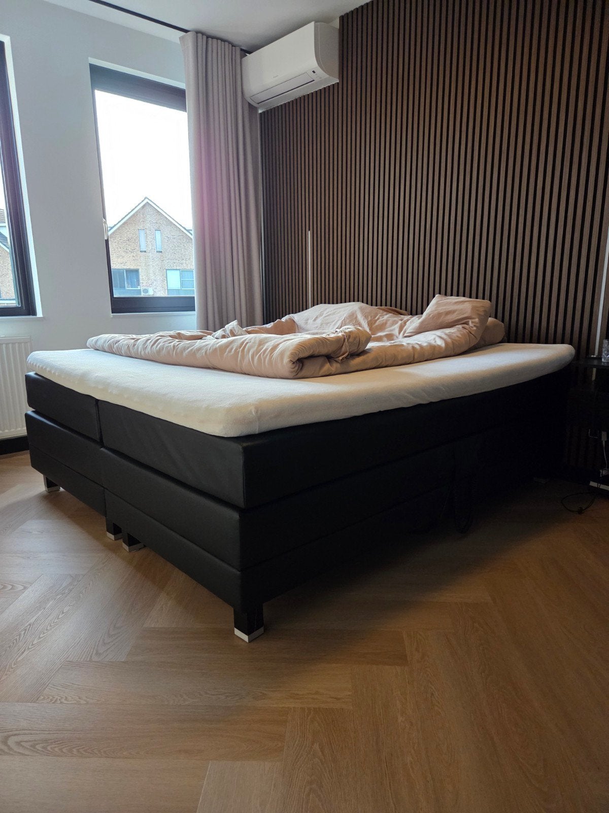 verstelbaar tweepersoonsbed boxspring 180x200, Huis en Inrichting, Ophalen, Overige materialen, Zwart, Tweepersoons