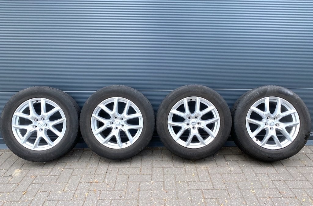 Volvo XC60 18 inch velgen met zomerbanden; topstaat!, Auto-onderdelen, Banden en Velgen, Ophalen, 18 inch, Gebruikt, Banden en Velgen