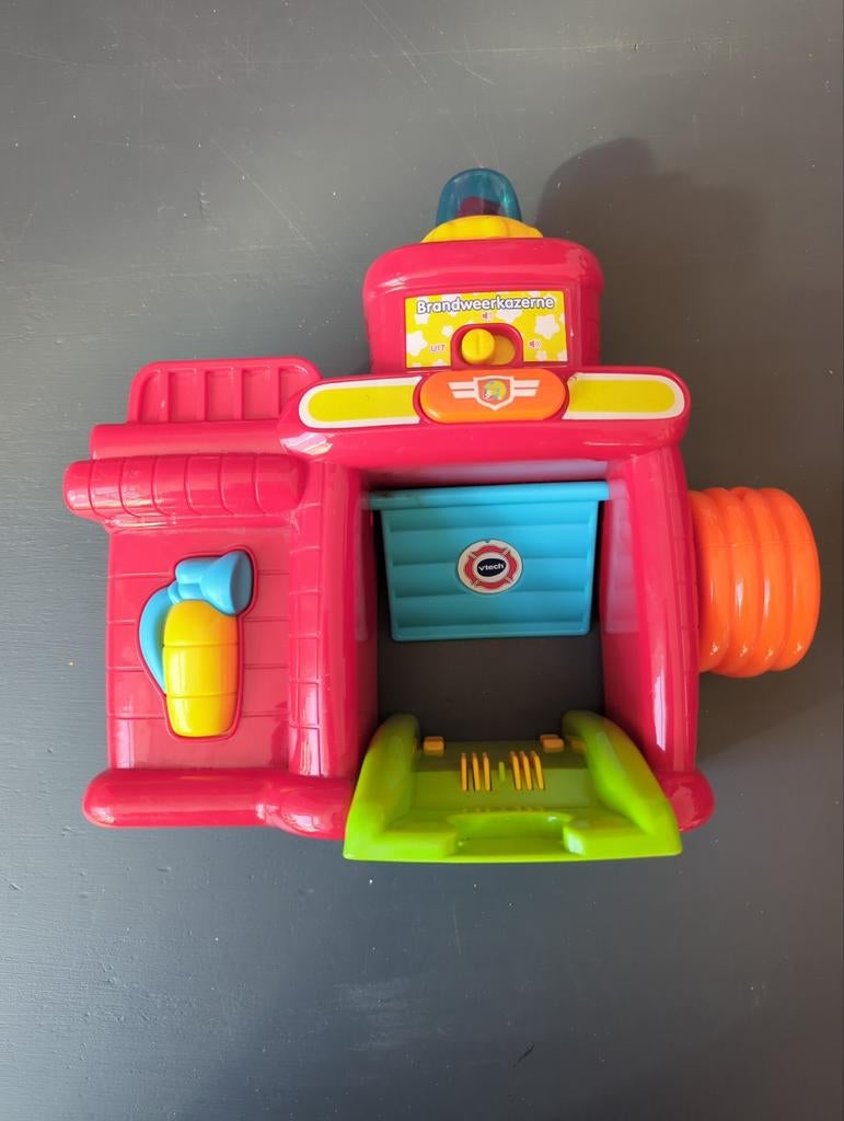 Brandweer kazerne Vtech, Ophalen of Verzenden, Zo goed als nieuw, 6 maanden tot 2 jaar