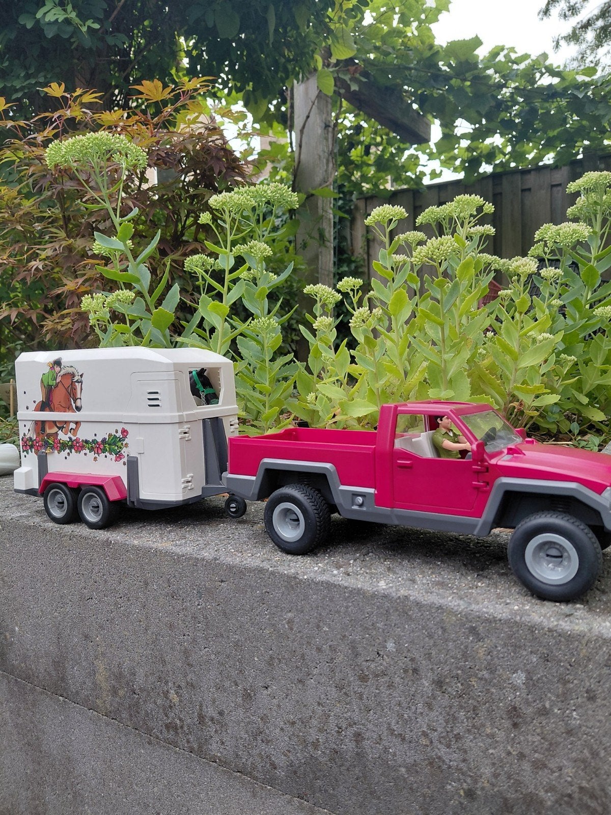 schleich pick-up met paardentrailer en accessoires, Verzamelen, Speelgoed, Ophalen of Verzenden, Gebruikt