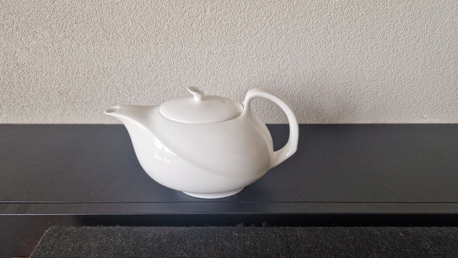 Wedgwood Solar Theepot, Huis en Inrichting, Keuken | Servies, Ophalen of Verzenden, Zo goed als nieuw, Wedgwood, Porselein