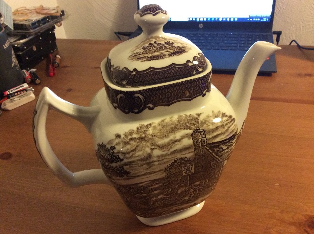 Vintage Theepot The Post House. made in England Wood & Sons, Kan, Keramiek, Ophalen of Verzenden, Zo goed als nieuw
