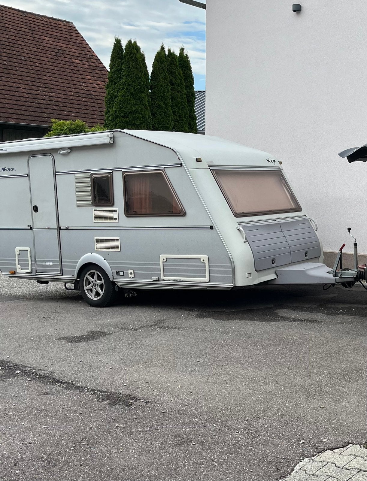 Kip Greyline Special 44 TTZ met mover, voortent en luifel, Mover, Kip, Treinzit, Particulier