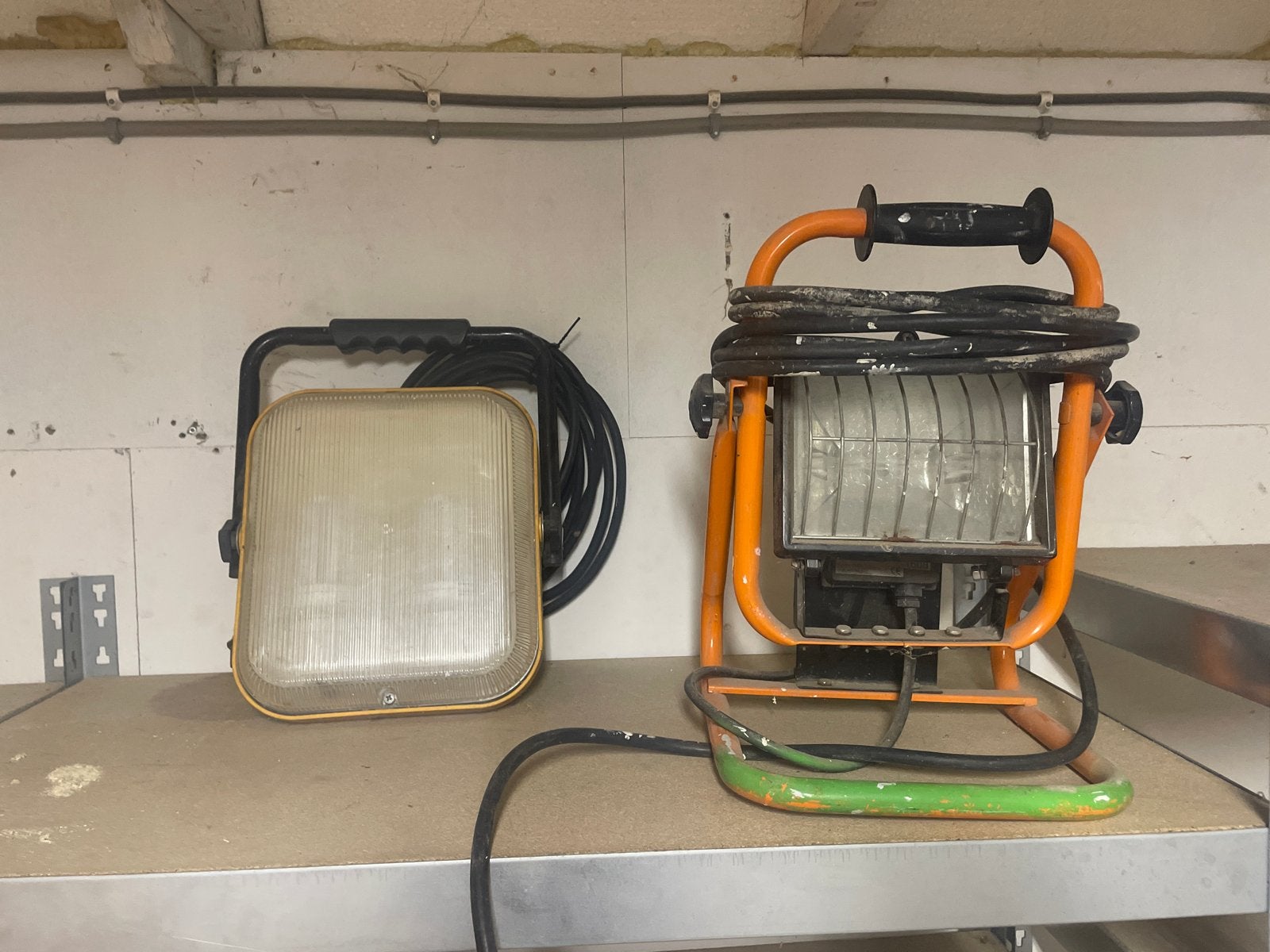 2x Halogeen bouwlamp - Krachtige verlichting voor elke klus, Ophalen of Verzenden, Gebruikt, 500 watt of meer, Lamp met armatuur