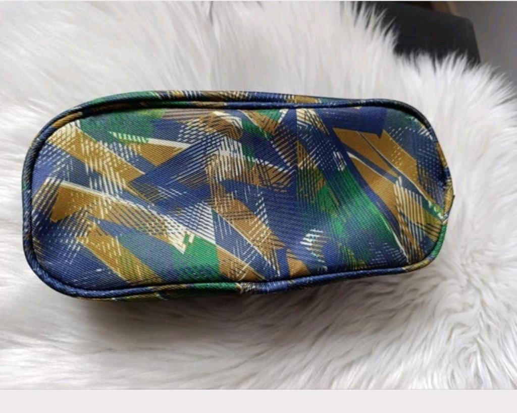 Nieuwe etui, Ophalen, Nieuw
