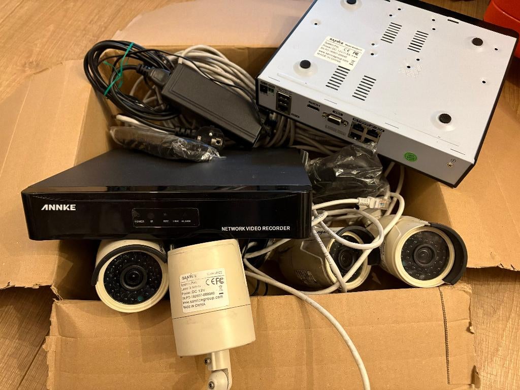 SANNCE network video recorder + 2x IP/POE camera, Ophalen of Verzenden, Gebruikt, Buitencamera