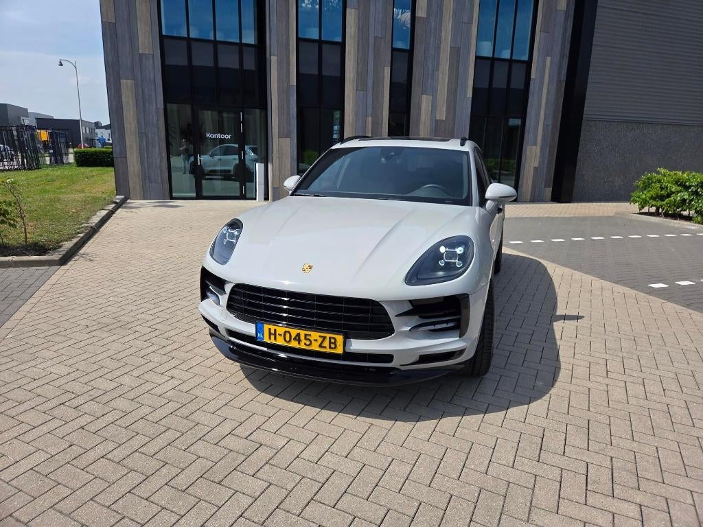 Porsche Macan (facelift)  2.0 245pk 2018 Grijs, Auto's, Porsche, Automaat, Vierwielaandrijving, Particulier, Dealer onderhouden