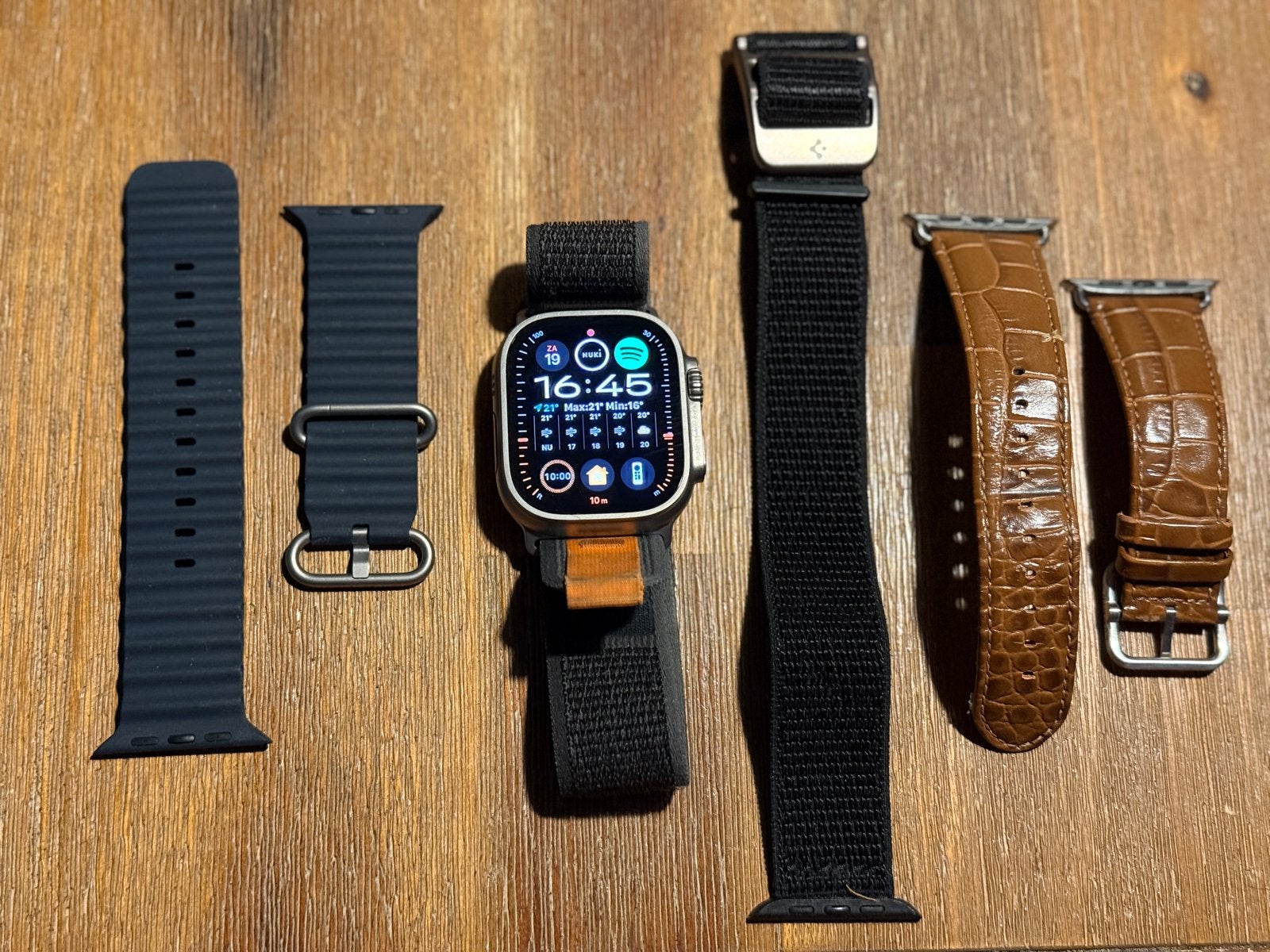 Apple Watch Ultra met diverse bandjes, IOS, Ophalen of Verzenden, Zo goed als nieuw, Waterdicht