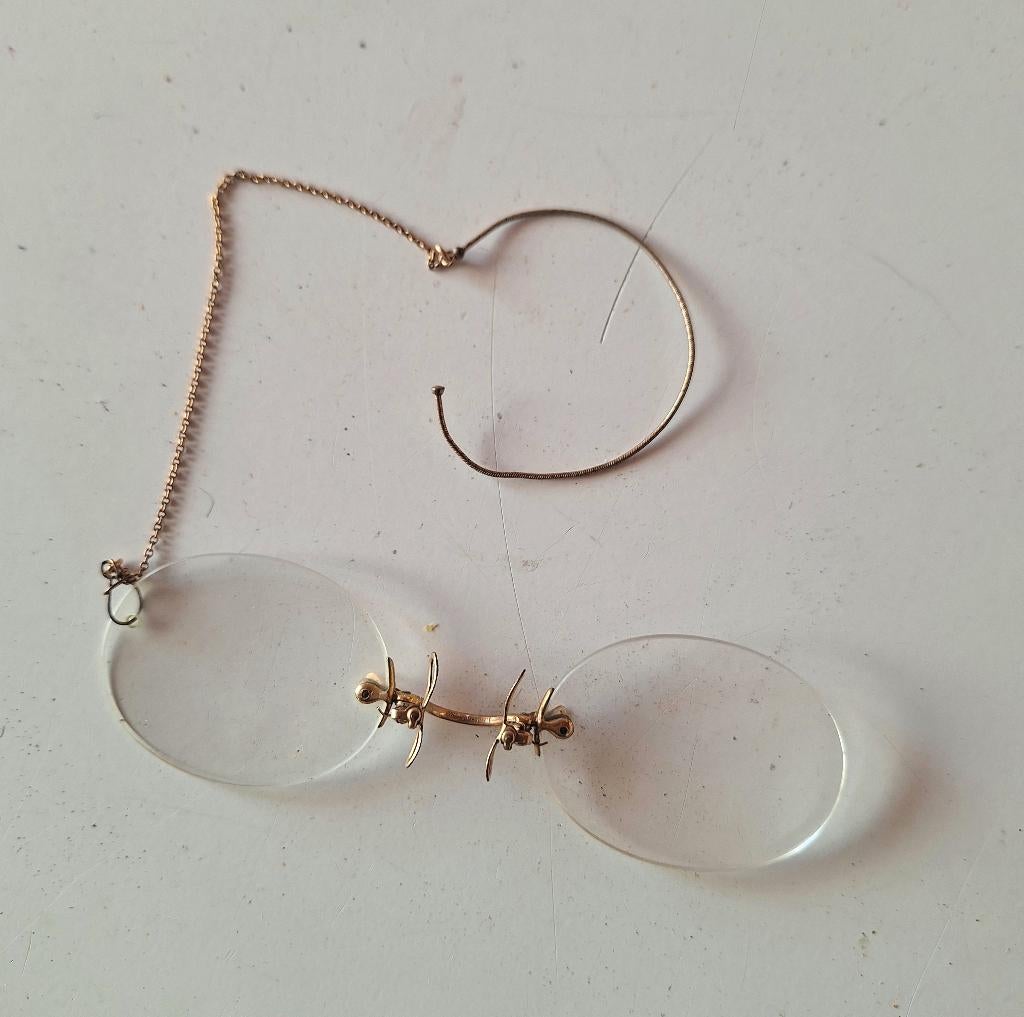 Antieke pince-nez bril ca 1900 met kettinkje en leren koker, Antiek en Kunst, Verzenden