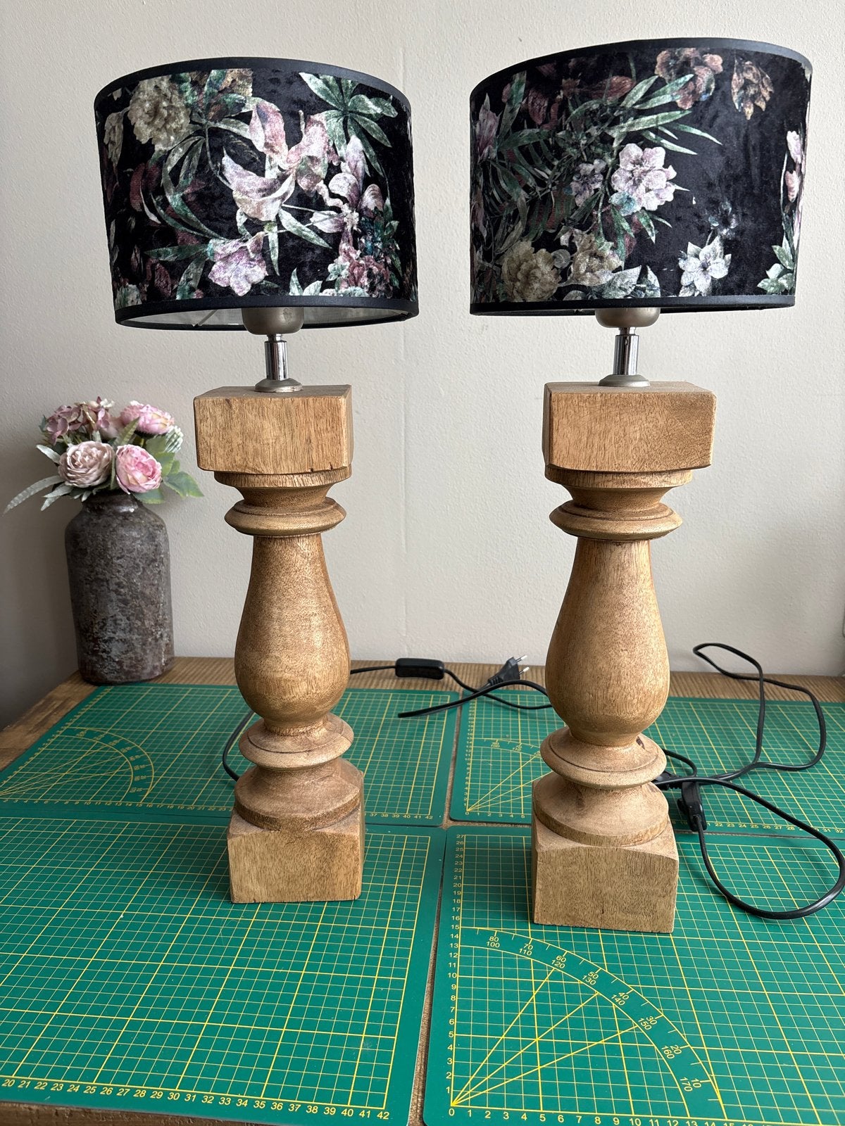 Set van 2 houten tafellampen met bloemenkappen, Ophalen, Overige merken, Meerkleurig, E27 (groot)