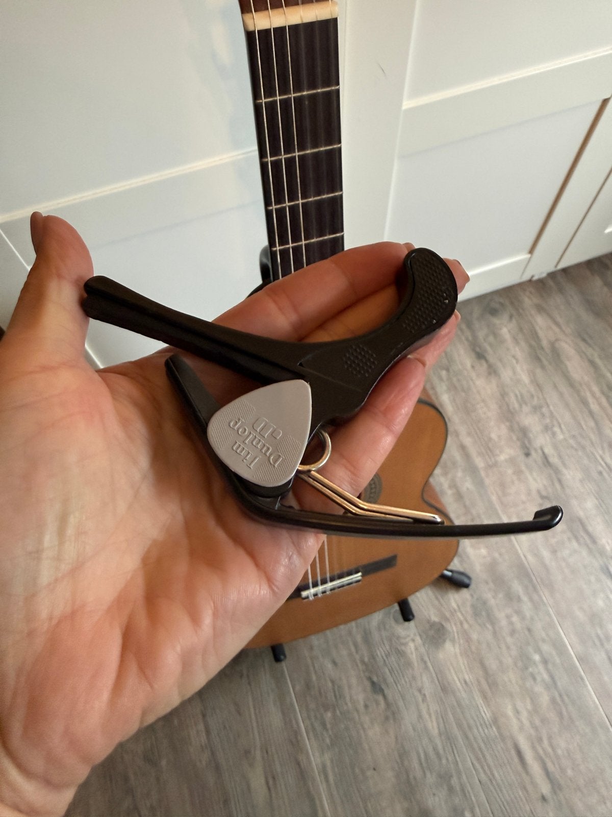 Salvador Cortez gitaar met schouderband en standaard zgan, Muziek en Instrumenten, Ophalen of Verzenden, Zo goed als nieuw, Klassieke of Spaanse gitaar