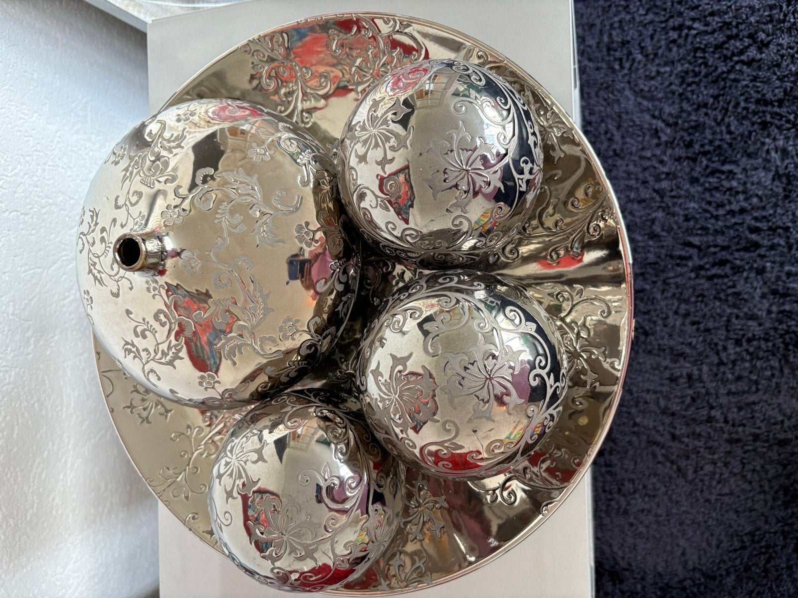 Decoratieve schaal met zilverkleurige ballen, Ophalen, Zo goed als nieuw, Modern, Glas
