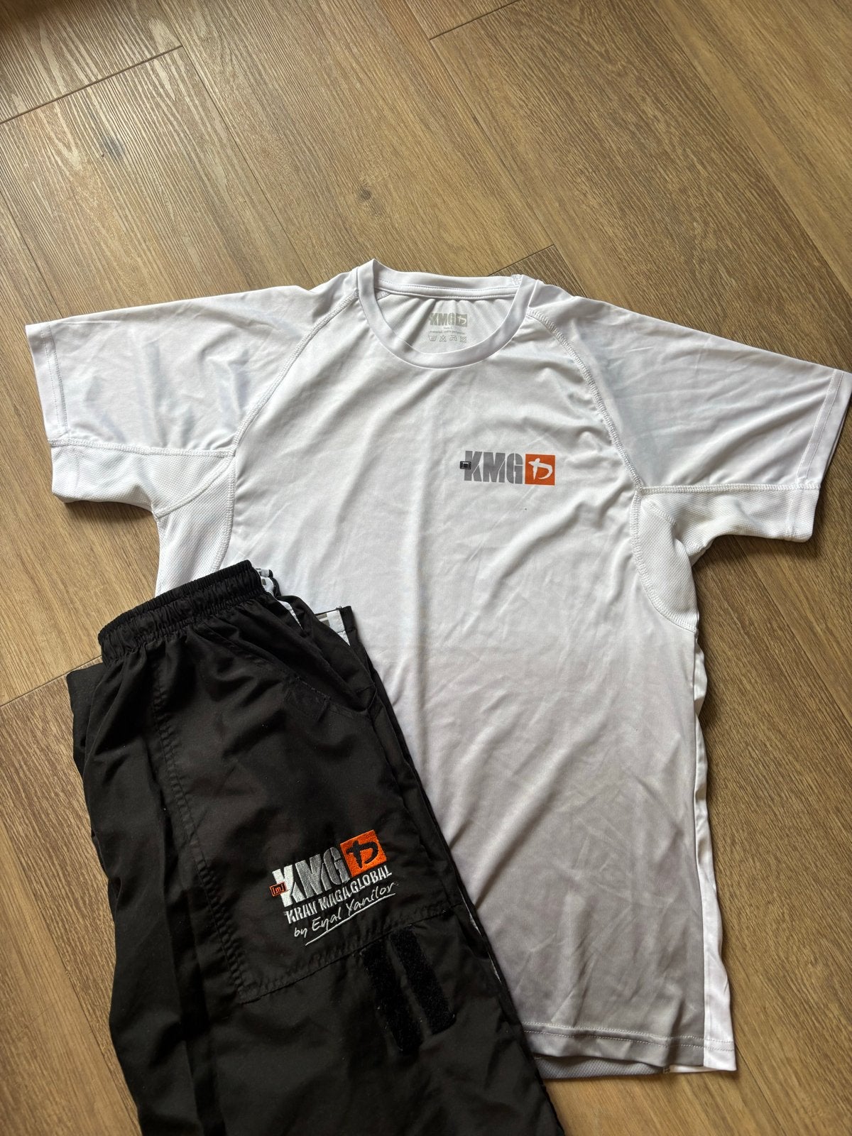 Krav Maga Global Kleding Set (Broek & T-shirt) Maat L, Sport en Fitness, Vechtsporten en Zelfverdediging, Gebruikt, Overige, Vechtsportpak