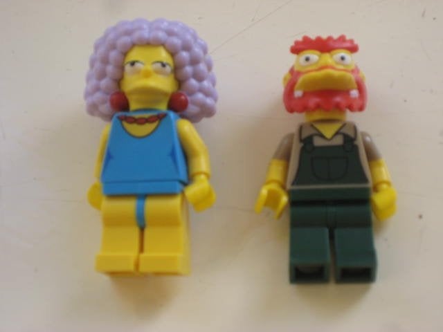 Lego minifigs The Simpsons 2 stuks, Ophalen of Verzenden, Zo goed als nieuw