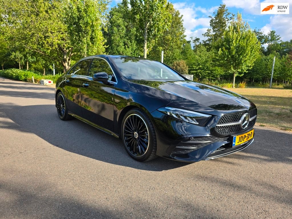 Mercedes-Benz A-klasse 200 AMG Line, Auto's, Automatische klimaatregeling, Gebruikt, Leder, Bedrijf