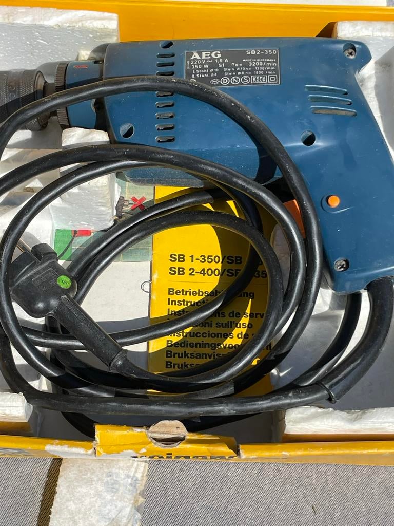 AEG SB2-350 Klopboormachine - Vintage en Krachtig, Ophalen of Verzenden, Zo goed als nieuw, Elektroden