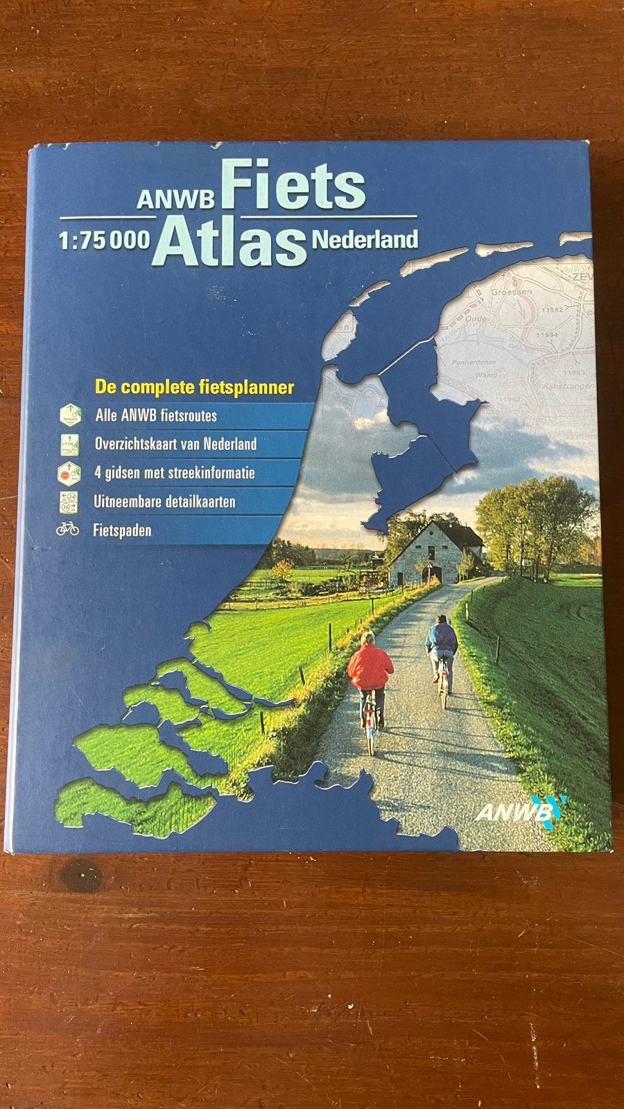 ANWB Fietsatlas Nederland 1:75 000 - Complete fietsplanner, Overige atlassen, 2000 tot heden, Ophalen of Verzenden, Zo goed als nieuw
