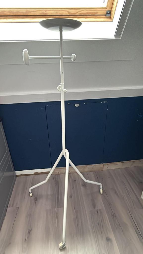IKEA Verrijdbare Kapstok - Zo goed als nieuw, Huis en Inrichting, Woonaccessoires | Kapstokken, Ophalen, Zo goed als nieuw, Metaal