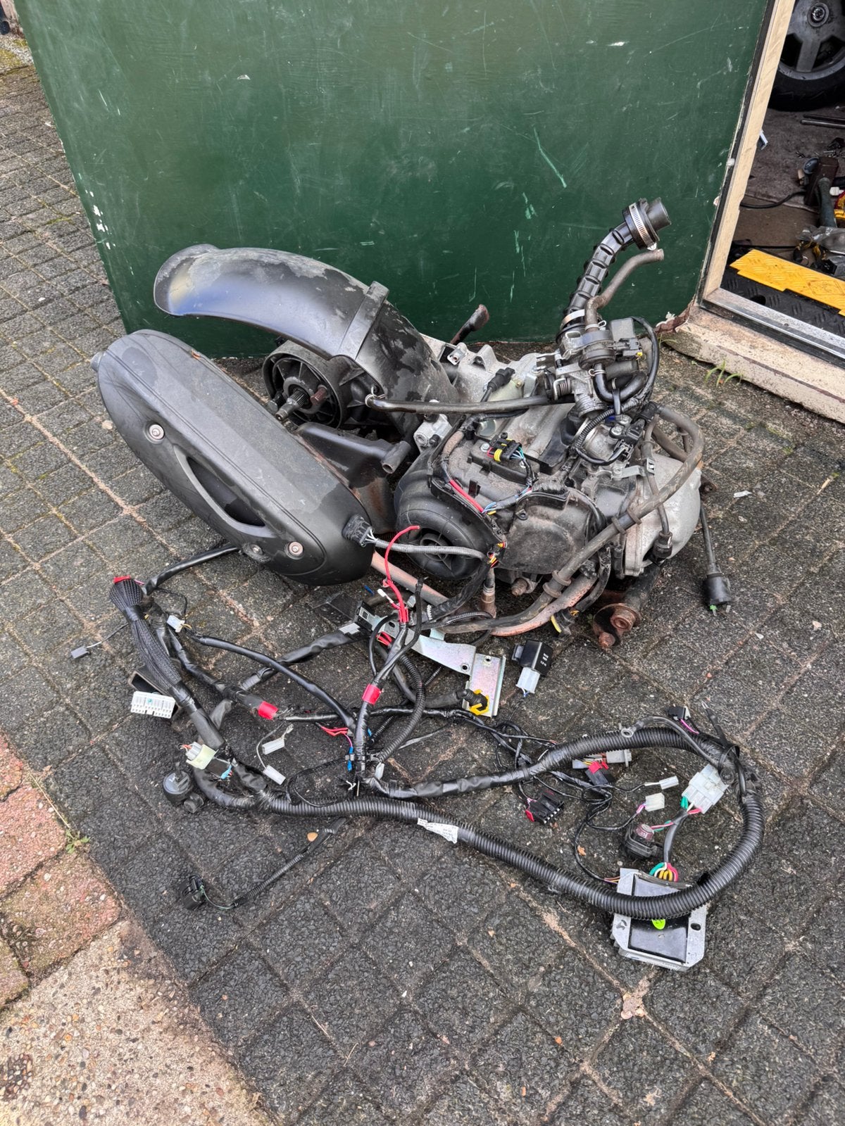 4t blok incompleet wel met kabelboom, Ophalen, Zo goed als nieuw, Blok, Piaggio