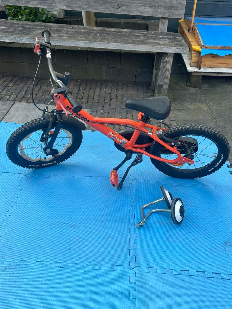 Btwin 500 Robot Kinderfiets - 16 inch (4-6 jaar), Fietsen en Brommers, Fietsen | Kinderfietsjes, Ophalen, Zijwieltjes, Velgrem