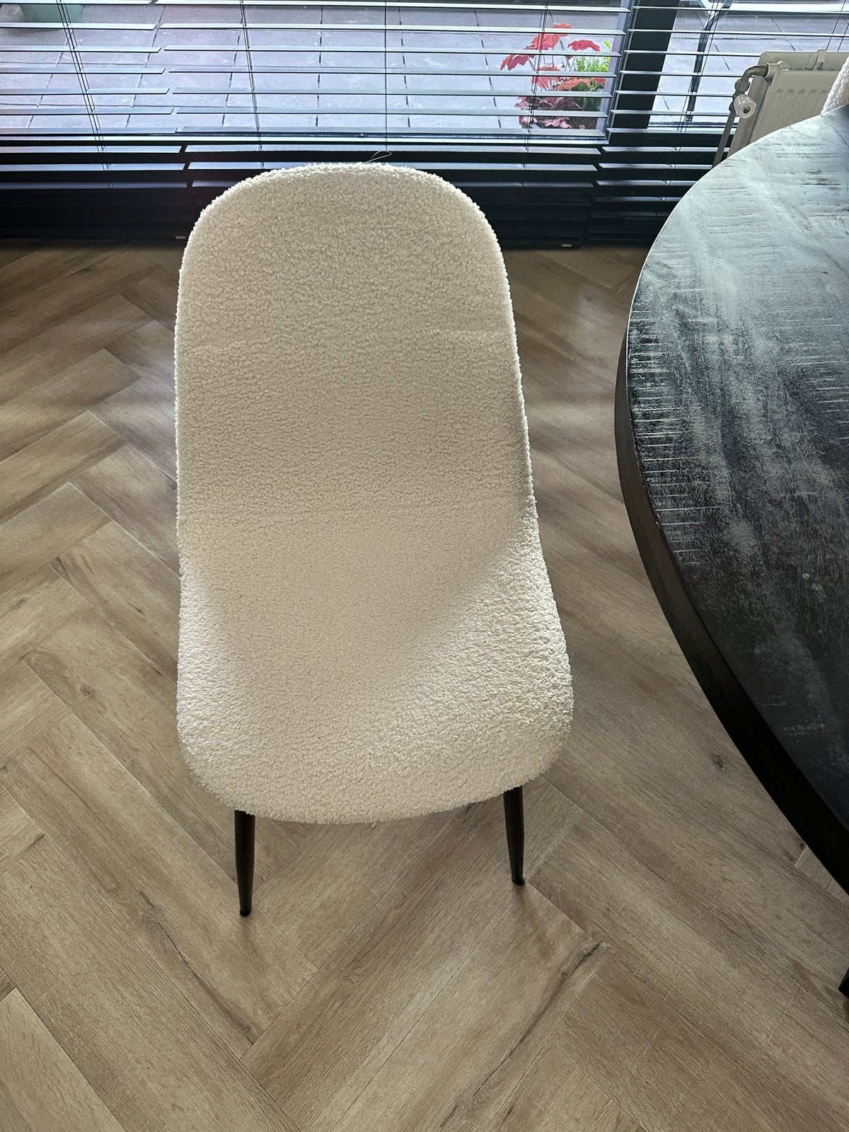 4x Bouclé eetkamerstoelen Karwei, Ophalen, Zo goed als nieuw, Wit, Vier