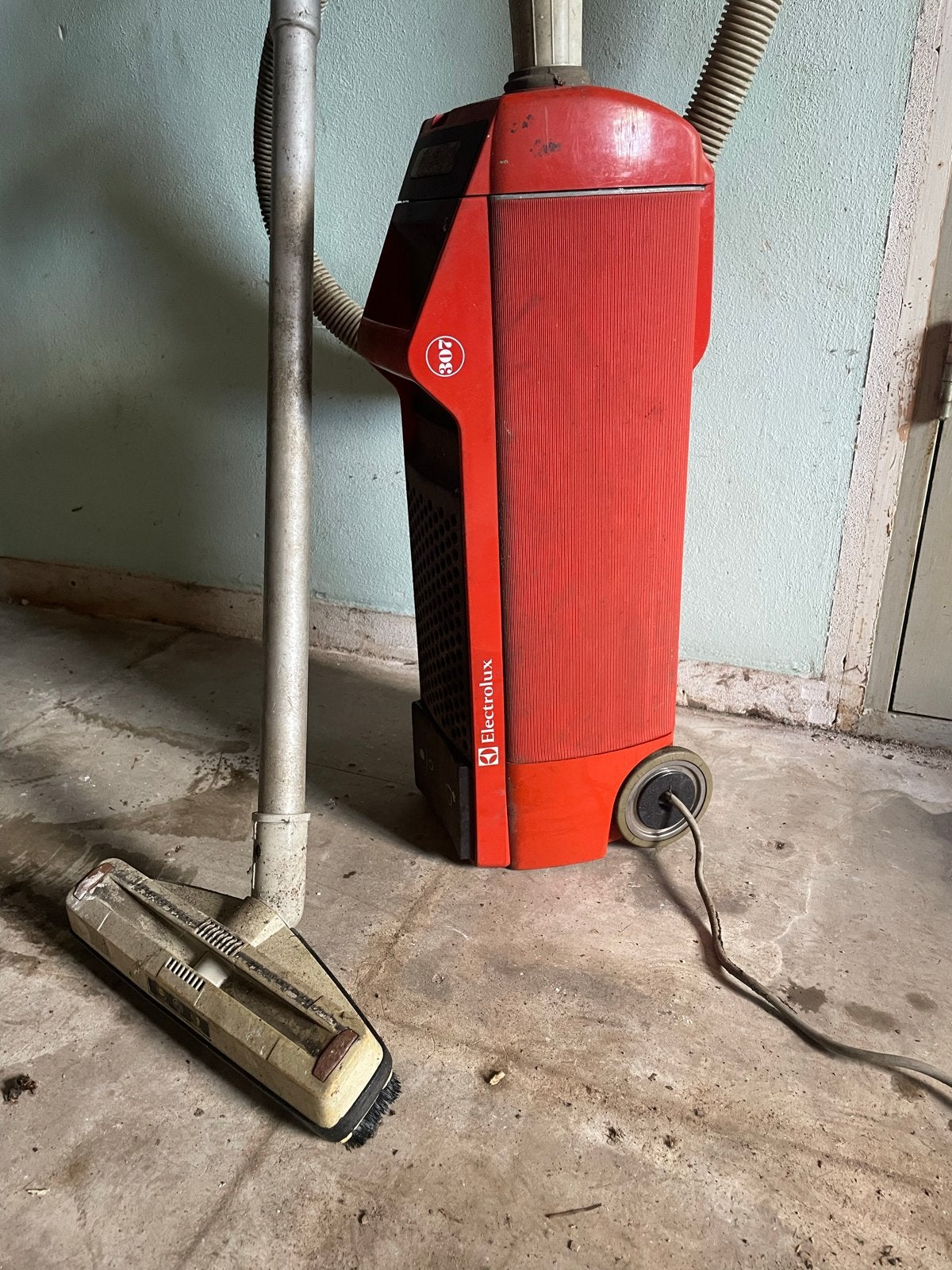 Vintage Electrolux 307 Sledestofzuiger - werkt - Rood, Witgoed en Apparatuur, Stofzuigers, Stofzak, Gebruikt, Ophalen of Verzenden