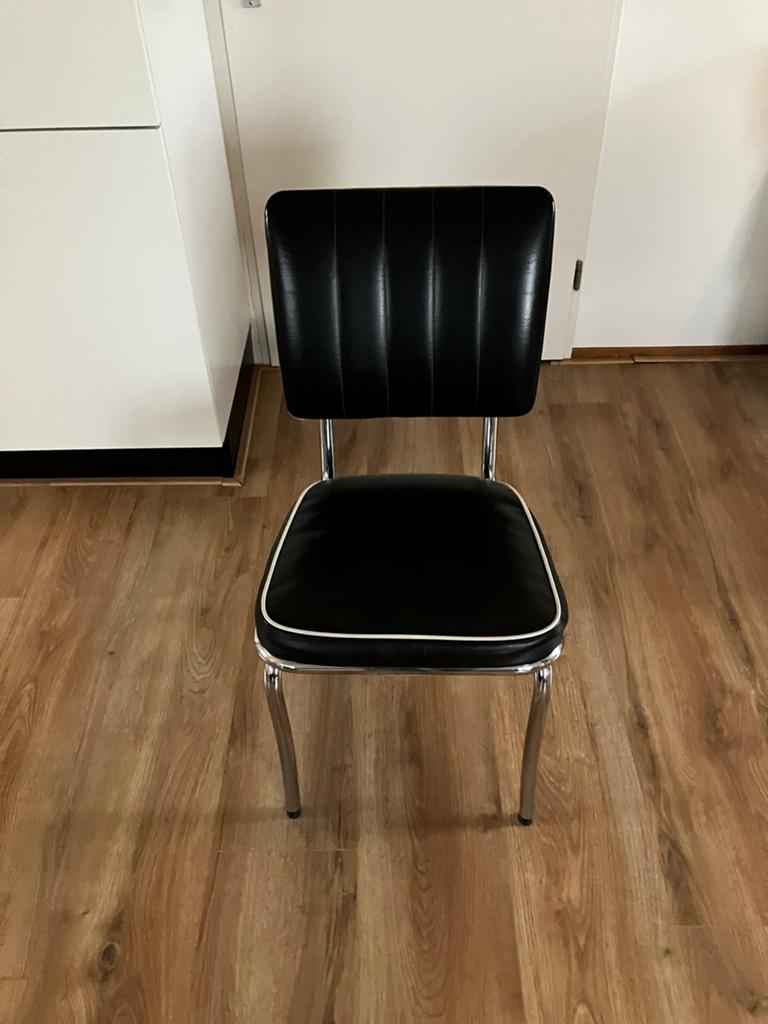 Stoelen retro 4x, Huis en Inrichting, Stoelen, Ophalen, Zo goed als nieuw, Zwart, Vier