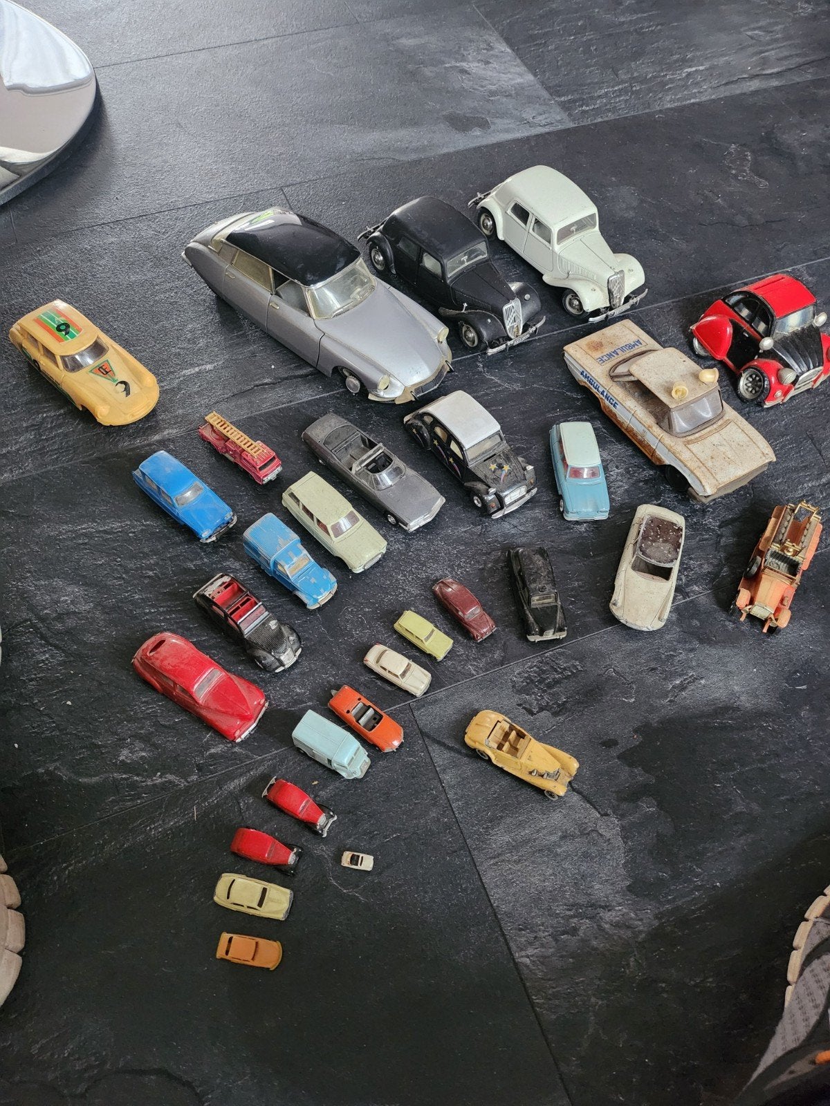 Verzameling modelauto's, diverse merken en schalen, Overige merken, Gebruikt, 1:50 of kleiner, Auto