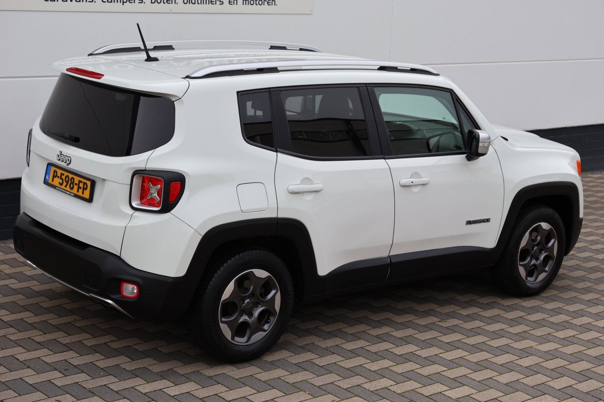 Jeep Renegade 1.4 MultiAir 140PK Navi Xenon Dealer ond. !, Auto's, Voorwielaandrijving, Dealer onderhouden, Gebruikt, 4 cilinders