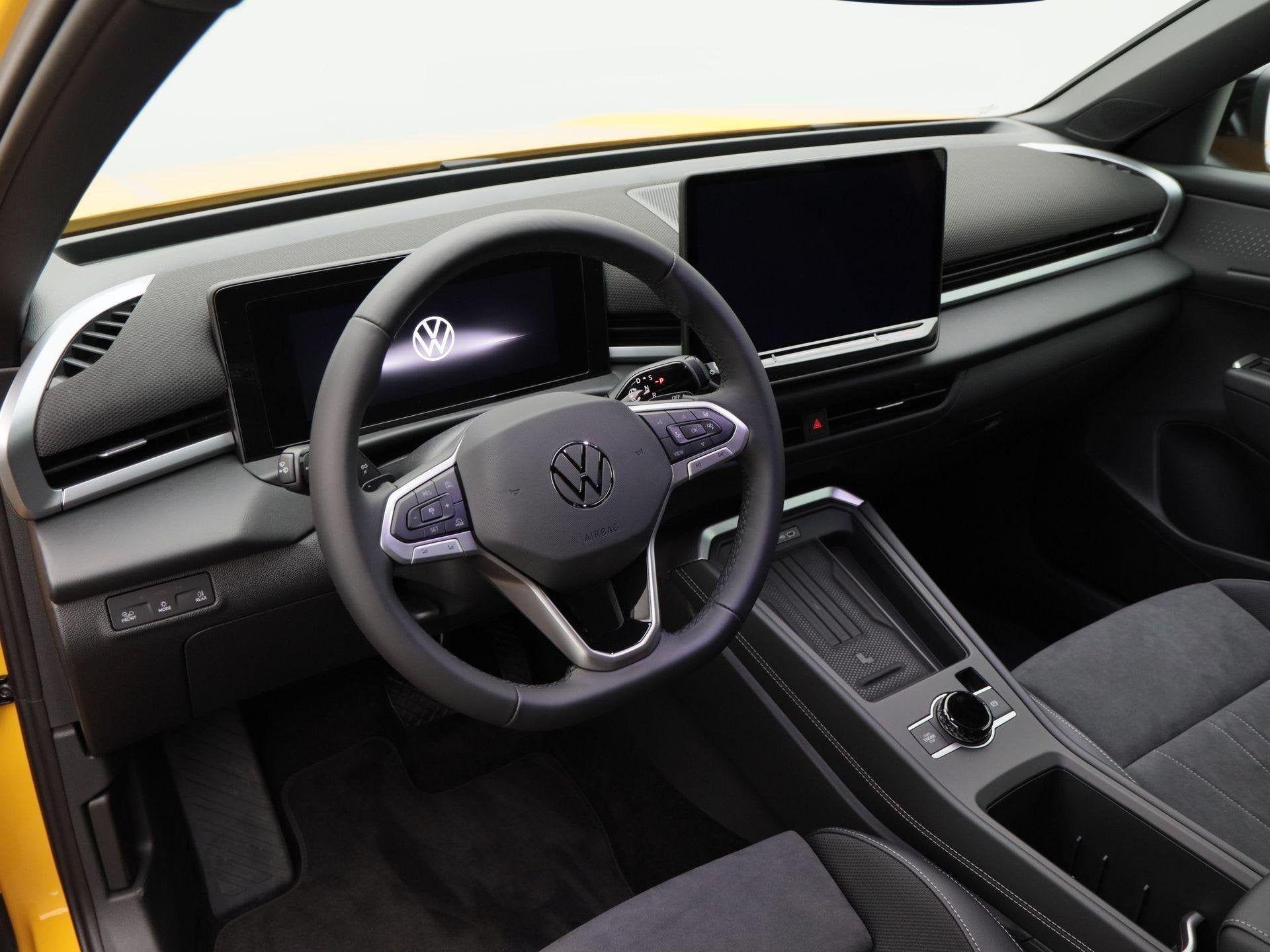 Volkswagen T-Roc Style First Edition 1.5 eTSI 116 PK | Trekh, Auto's, 730 kg, 1498 cc, 4 cilinders, 116 pk