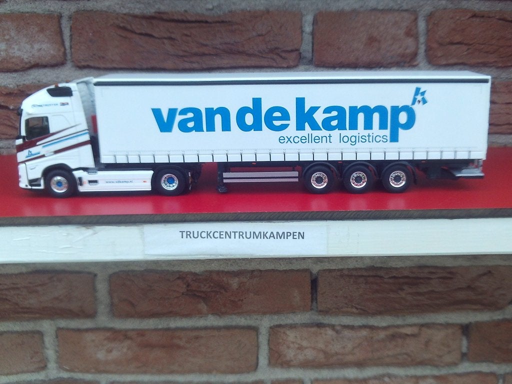 WSI  Volvo  FH  Aero  van  van  de  Kamp.