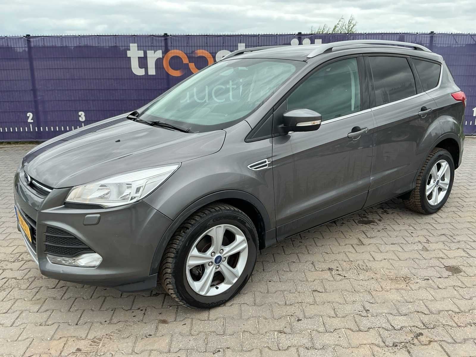 2014 - Ford - Kuga - 1.6 Trend - Personenauto, Auto's, Ford, 15 km/l, Gebruikt, 4 cilinders, Bedrijf