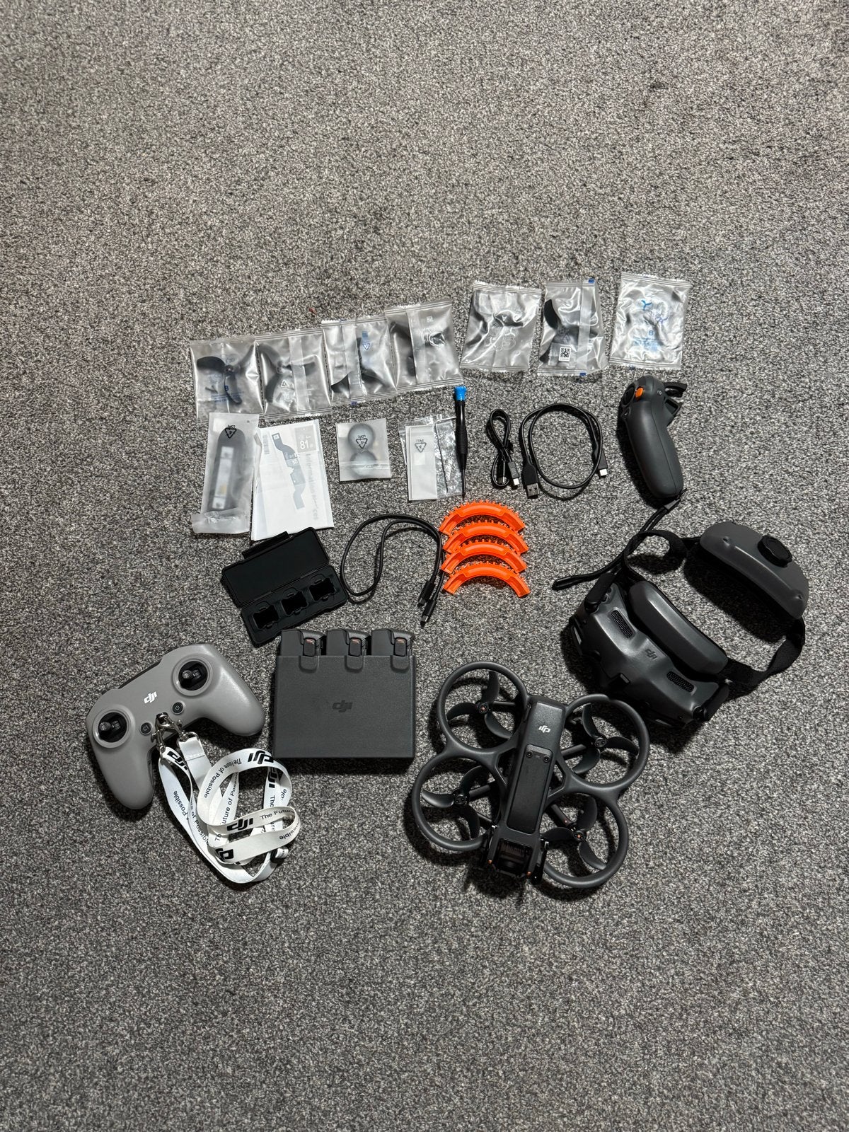 DJI Avata 2 Fly More Combo + Nd Filter & 4 batterijen, Audio, Tv en Foto, 250 tot 900 gram, Extra accu('s), 5 tot 10 kilometer