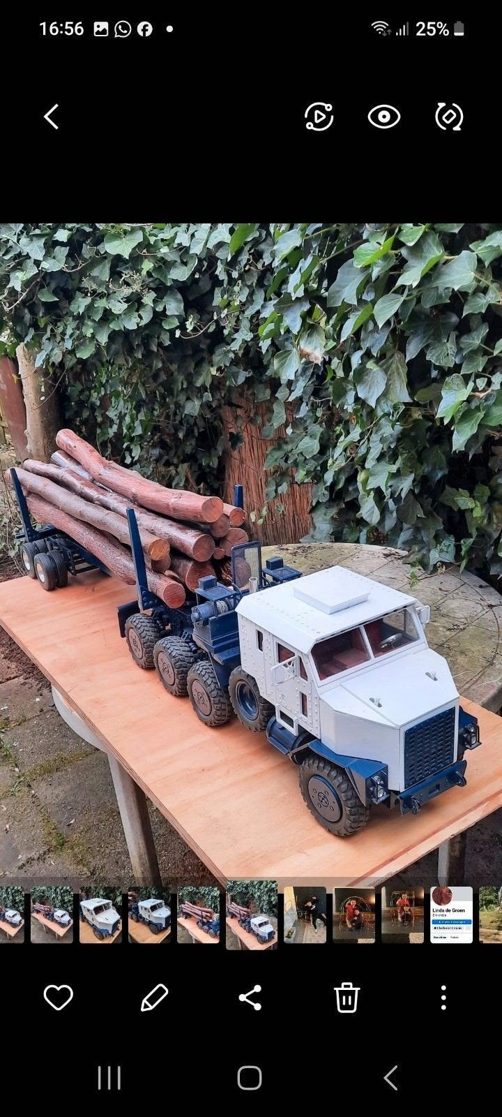Gedetailleerd Model van een Legertruck met Houtlading, Hobby en Vrije tijd, Modelbouw | Auto's en Voertuigen, Ophalen of Verzenden