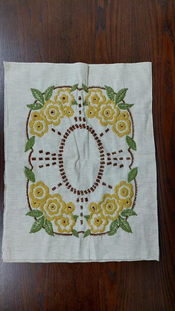 Vintage kussensloop handgeborduurd kussensloop met bloemen, Ophalen of Verzenden, Rechthoek