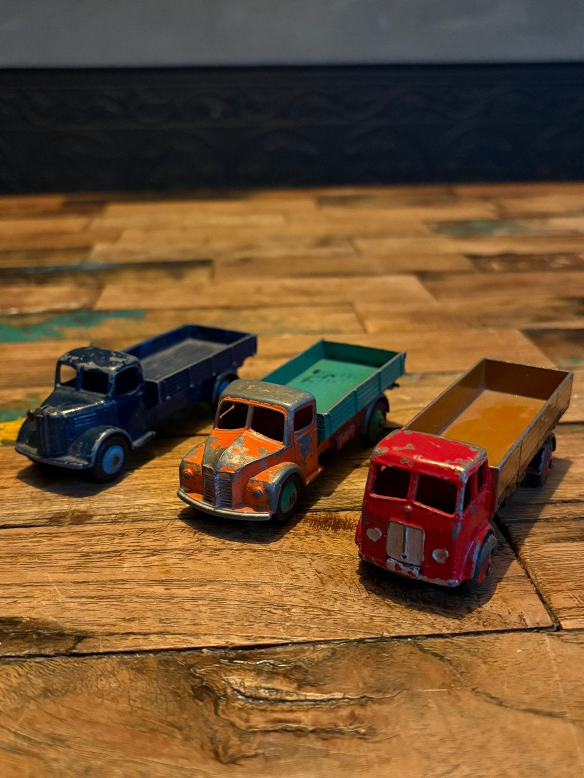 itel  3 oude Dinky Toys vrachtwagens Leyland Dodge en Austin, Ophalen of Verzenden, Gebruikt