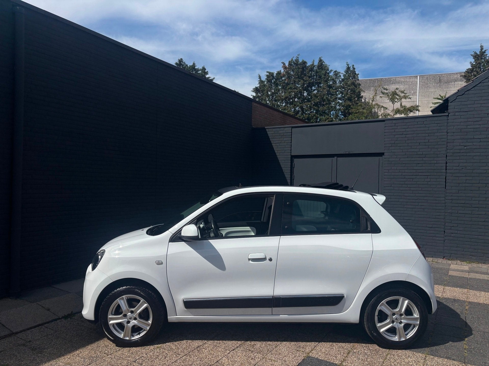 Renault Twingo 0.9 TCe Expression | Schuifdak | Stoelverwarm, 898 cc, Gebruikt, 918 kg, 4 stoelen