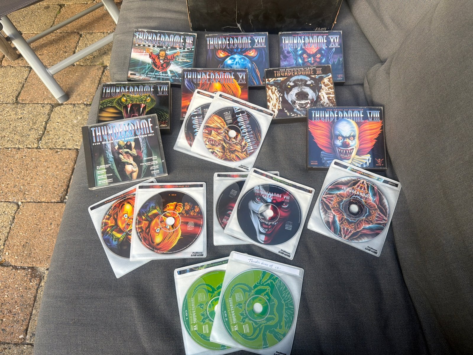 Thunderdome CD's 1 en 2, Cd's en Dvd's, Cd's | Dance en House, Gebruikt, Hardcore, Ophalen of Verzenden, Inclusief boekje