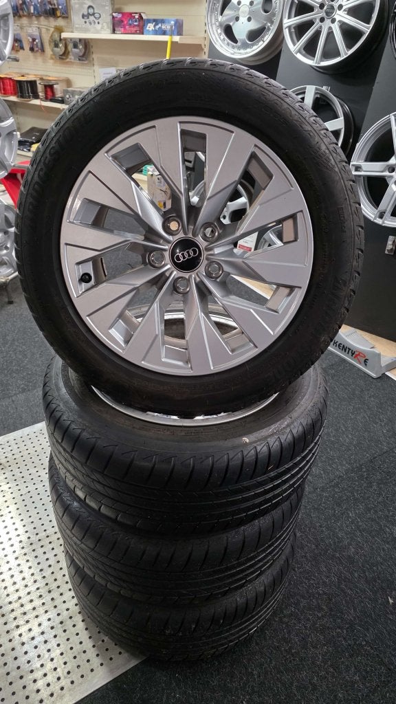 16" Audi A3 velgen met 205/55R16 Bridgestone Banden., Niet ingevuld, Velg(en), 16 inch, Niet ingevuld