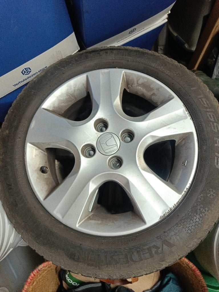 Winterbanden Honda Jazz met alu-velgen, Auto-onderdelen, Banden en Velgen, Ophalen, Gebruikt, 15 inch, Velg(en)